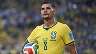 El Arsenal está decidido a fichar a Bruno Guimaraes, mientras que el Chelsea tiene en la mira al pilar defensivo Maxence Lacroix.