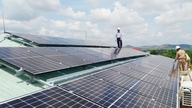 Solární elektrárny na střechách mohou prodat až 50 % své přebytečné elektřiny.