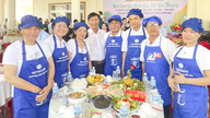 El barrio de Ninh Hoa organiza una "Comida Familiar para Fortalecer los Vínculos y el Amor".