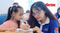 Những ‘Gia sư áo xanh’ ở các khu lưu trú công nhân