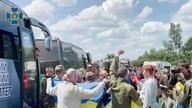 L'Ukraine récupère des centaines de prisonniers, la Russie stoppe sa contre-attaque à Donetsk.