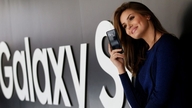 Celulares Galaxy com quase 10 anos de uso estão recebendo atualizações de software inesperadamente.