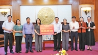 Bac Ninhin maakunta lahjoitti 500 miljoonaa Vietnamin dongia Tuyễn Quangin maakunnan kiitollisuus- ja takaisinmaksurahastoon.