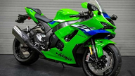 Vuoden 2026 Kawasaki Ninja ZX-10R:n purkaminen laatikosta Vietnamissa on satoja miljoonia Vietnamin dollareita halvempi.
