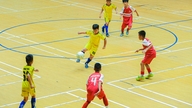 약 200명의 어린 선수들이 지아바오 U9 강팀 축구 토너먼트에 참가했습니다.