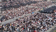 Lebih dari 20.000 orang bersorak gembira di Konser Pemuda tersebut.