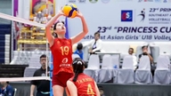 베트남 여자 배구팀이 동남아시아 U18 선수권 대회 준결승에서 인도네시아를 꺾었다.