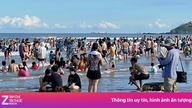 Crowded scene on Vung Tau beach.