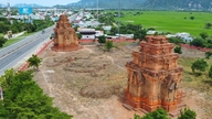 南北を結ぶ高速鉄道は、1000年以上前のチャムの塔を避けるため、ルートが変更される予定だ。