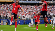 Copa do Mundo de 2026: Bellingham brilha e a Inglaterra avança, enquanto a Croácia sofre para vencer Gana.