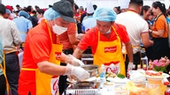 ครอบครัวชาวเวียดนามสร้างความสุขร่วมกันในยุคดิจิทัล