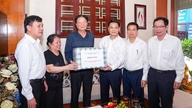 Die Stadtverwaltung von Hai Phong hat sich auf eine Prämie in Höhe von 5,5 Millionen VND für Personen mit verdienstvollen Leistungen anlässlich des 27. Juli geeinigt.