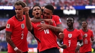 De 32 lagen som kvalificerade sig till nästa omgång och de 16 paren till åttondelsfinalen i VM har fastställts.