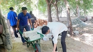 Persatuan Pemuda Kelurahan Dong Hai mendukung pembangunan rumah solidaritas untuk keluarga miskin.