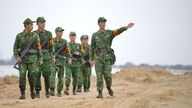 Phòng, chống buôn lậu thuốc lá là nhiệm vụ thường xuyên, trọng tâm