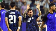 O destino tem maneiras engenhosas de programar as coisas; Messi quebra mais dois recordes da Copa do Mundo justamente no dia em que Ronaldo "desaparece".