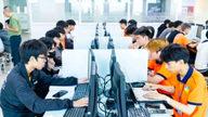 Studenci studiujący na tych 111 kierunkach otrzymują miesięczne stypendia w wysokości od 3,7 do 5,5 miliona VND.