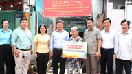 Ter gelegenheid van het 50-jarig bestaan ​​van Ho Chi Minh-stad werden er tal van liefdadigheidsactiviteiten georganiseerd.