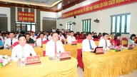 M. Ha Trung Kien, vice-président permanent du Comité du Front de la Patrie du Vietnam de la province de Ha Giang, a assisté à l'annonce de la décision concernant le réaménagement des villages dans les communes de Kim Binh et de Tri Phu.