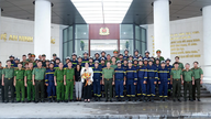 Aducând compasiunea și curajul poliției vietnameze în regiunea Venezuelei afectată de cutremur.