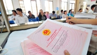 Syarat-syarat pemberian sertifikat kepemilikan tanah untuk tanah yang dialokasikan tanpa kewenangan yang sah menurut Undang-Undang Pertanahan tahun 2024.