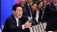 Sydkoreas president har beordrat en utredning mot tränaren Hong Myung-bo och landslaget efter deras bittra förlust.