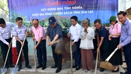 Vietnamská asociace mladých podnikatelů darovala dva charitativní domy v Gia Lai.