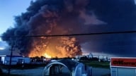 Ukraina inleder ny offensiv, två ryska oljeraffinaderier attackerade.