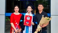 Po rozwodzie rodziców dziewczyna z Thai Nguyen zaczęła żyć „podwójnym życiem” dzięki ojczymowi.