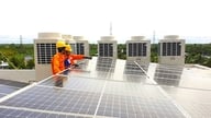 Installation d'un système d'énergie solaire sur le toit :