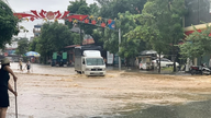 FIGYELMEZTETÉS: Lao Cai-ban kiterjedt zivatarok várhatók, tornádók, villámlás, jégeső és helyi heves esőzések kockázatával a következő néhány órában.