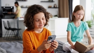 Australia duplica las multas para las empresas tecnológicas que no impidan que los niños utilicen las redes sociales.