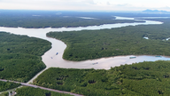 Melancarkan projek ekopelancongan pertama di hutan lindung Can Gio.