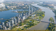 Dieses Video bietet einen Überblick über den Masterplan für die Hauptstadt Hanoi mit einer 100-jährigen Vision.