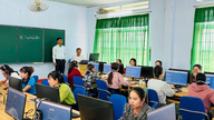 Hampir 11.000 guru di Khanh Hoa berpartisipasi dalam survei kemampuan berbahasa Inggris.