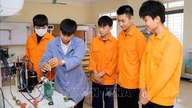 ការកែទម្រង់ការចុះឈ្មោះចូលរៀនអប់រំវិជ្ជាជីវៈ៖ ពង្រីកឱកាសសិក្សាសម្រាប់សិស្សានុសិស្ស។