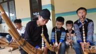 ค่ายฤดูร้อนพิเศษ "จุดประกาย" เสียงขลุ่ยของชาวม้งในที่ราบสูงลาวชัย