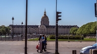 París prohíbe el consumo de alcohol en lugares públicos para combatir la ola de calor.
