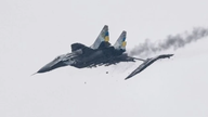 Guardate come un Sukhoi Su-35 russo abbatte un MiG-29 ucraino da una distanza record.