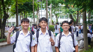 Os primeiros candidatos admitidos na Universidade de Tecnologia e na Universidade de Ciências da Cidade de Ho Chi Minh.