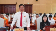 Majlis Rakyat Wilayah An Giang telah meluluskan resolusi untuk menyokong guru-guru bahasa dan skrip etnik minoriti.