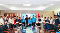 Thăm, tặng quà đoàn viên, người lao động có hoàn cảnh khó khăn