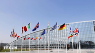 NATO presser på for økte forsvarsinvesteringer i forkant av toppmøtet.