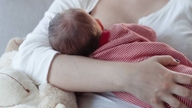 Una ricerca condotta in Norvegia ha evidenziato un legame tra l'allattamento al seno e un aumento del rischio di ADHD nei bambini.