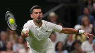Sinner, Djokovic vất vả ngay tại vòng 1 Wimbledon