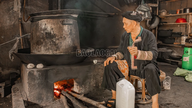 [ছবি] দাও কোক সান জনগোষ্ঠীর ভেষজ ধূপ