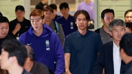 El equipo surcoreano fue abucheado a su regreso a casa, y el entrenador Hong Myung Bo se negó a conceder entrevistas.