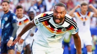 Scoppia la polemica per un gol ingiustamente annullato alla Germania contro il Paraguay.