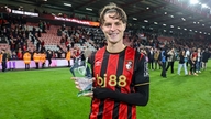 Manchester United et son ambition de reconstruire son milieu de terrain : Alex Scott est la priorité, Felix Nmecha la recrue phare de l'été 2026.