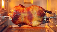 Dette er den fedeste type kød til sommeren; du kan spise meget uden at bekymre dig om at blive overophedet. Grillet på denne måde er kødet mørt, sødt og utroligt duftende.